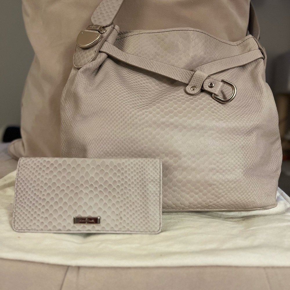 Cole Haan BUNDLE tote bag & matching wallet.